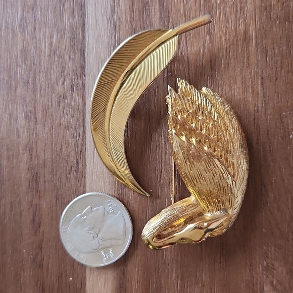 Vintage Swan and Feather Brooch set - Picture 3 of 3